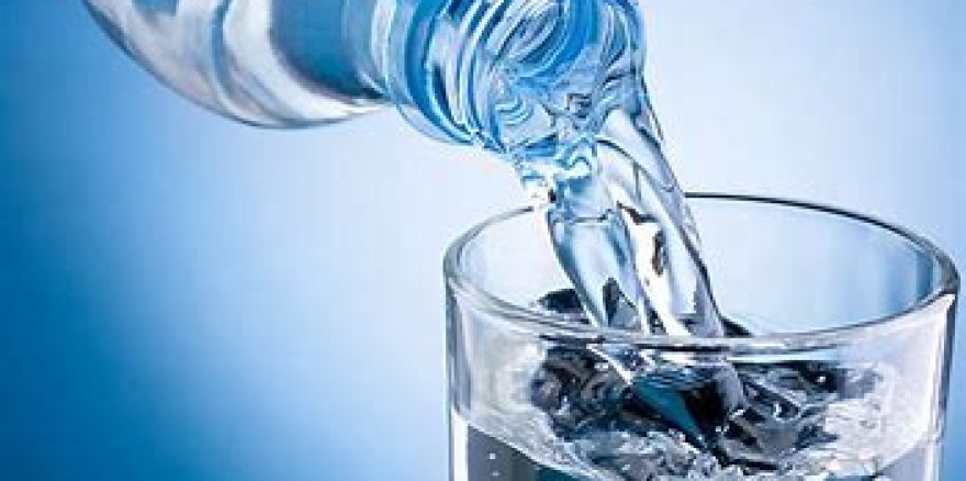 A Importância de Beber Água ao Longo do Dia